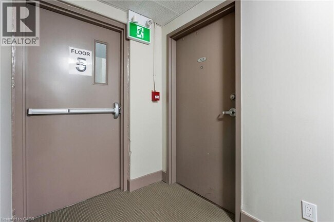 Building Photo - 149 Main St W