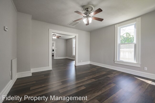 Building Photo - 4 br, 2 bath House - 844 S Kickapoo Ave