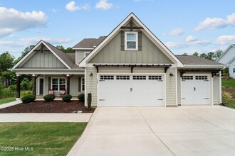 Building Photo - 130 Amelia Dr