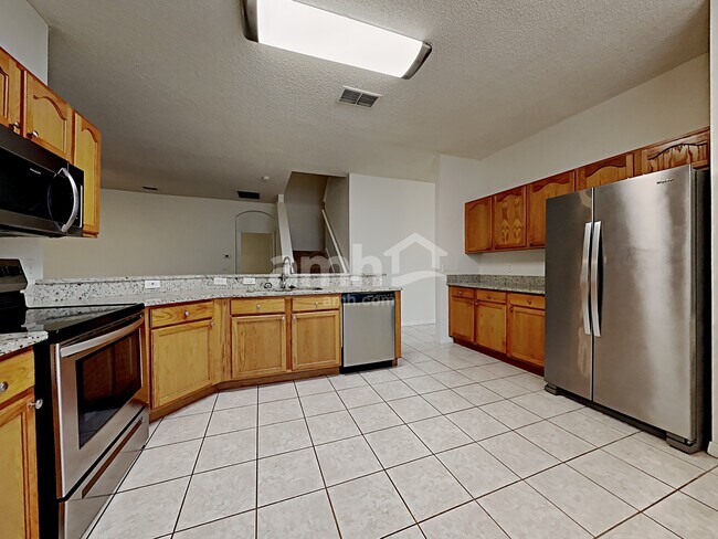 Building Photo - 623 Horseman Dr