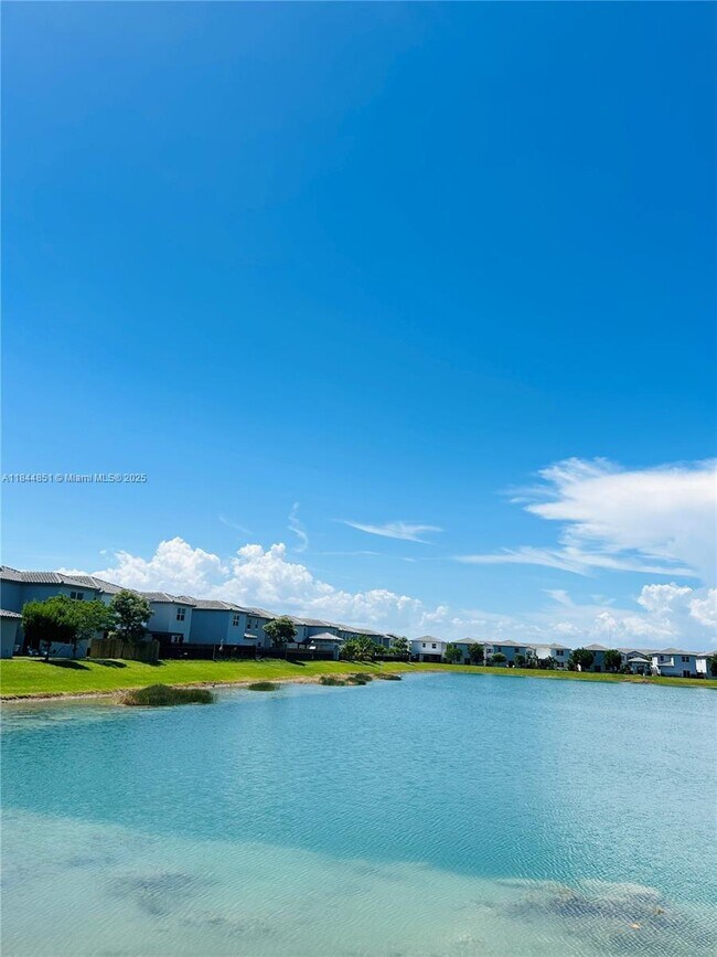 Building Photo - 2617 SE 10th St