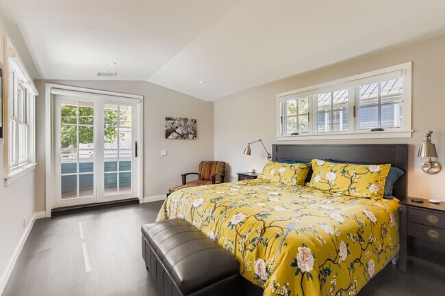 Building Photo - Beautiful Fully Furnished New Build in Newlands