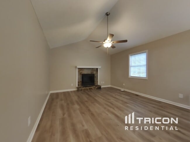 Building Photo - 305 Denae Ct