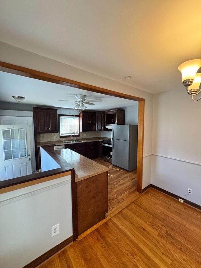 Building Photo - Charming Home in St. Clair Shores