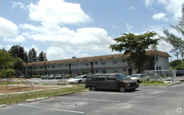 Building Photo - The Tropical Villas