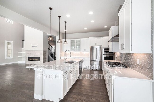 Building Photo - 533 Red Thistle Dr