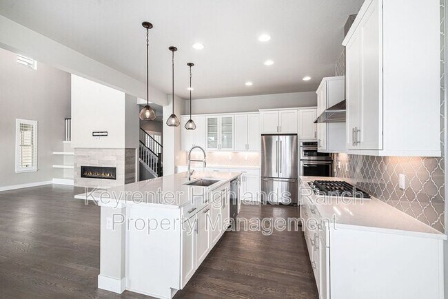Foto del edificio - 533 Red Thistle Dr