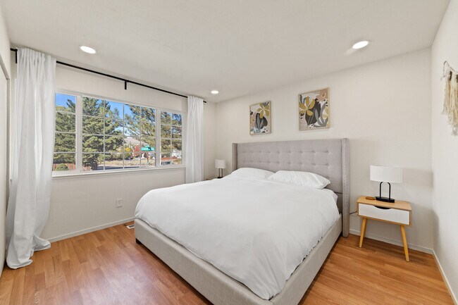 Foto del edificio - 5242 Sierra Highlands Ct
