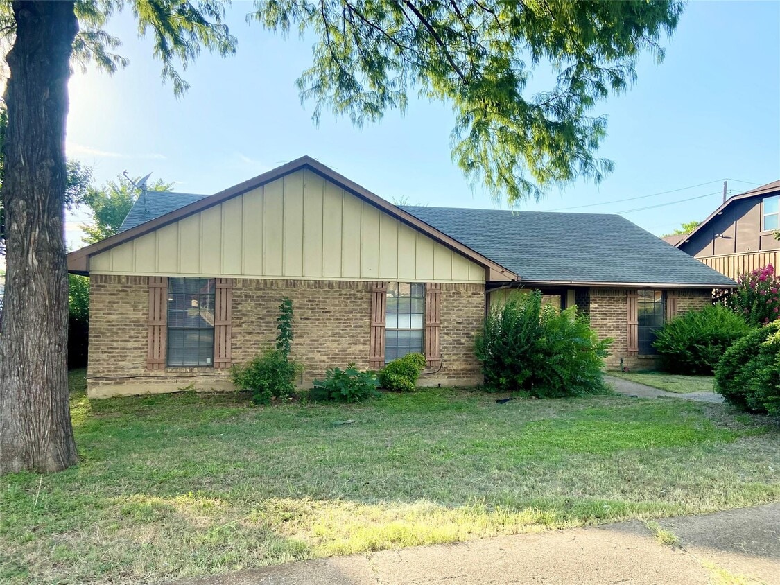 Photo - 1905 Los Rios Blvd (Plano, TX)
