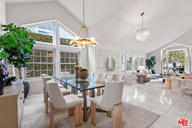 Foto del edificio - 7538 W 81st St