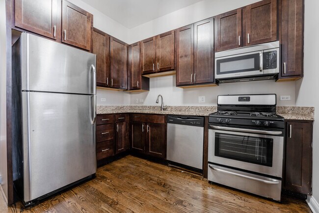 Foto del edificio - 1756 W Montrose Ave