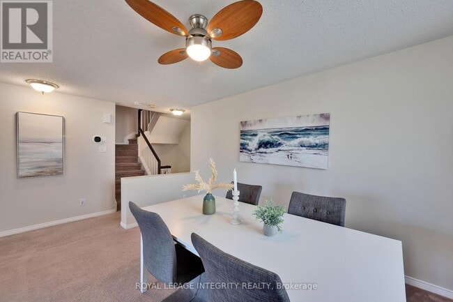 Building Photo - 10 Daybreak St