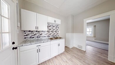 Building Photo - 4500 W 39th St