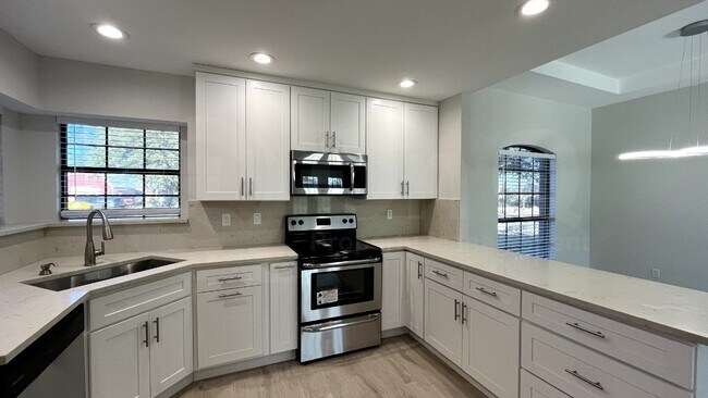 Building Photo - 130 Hunters Glen Dr