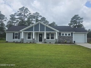 Building Photo - 870 Golfview Rd