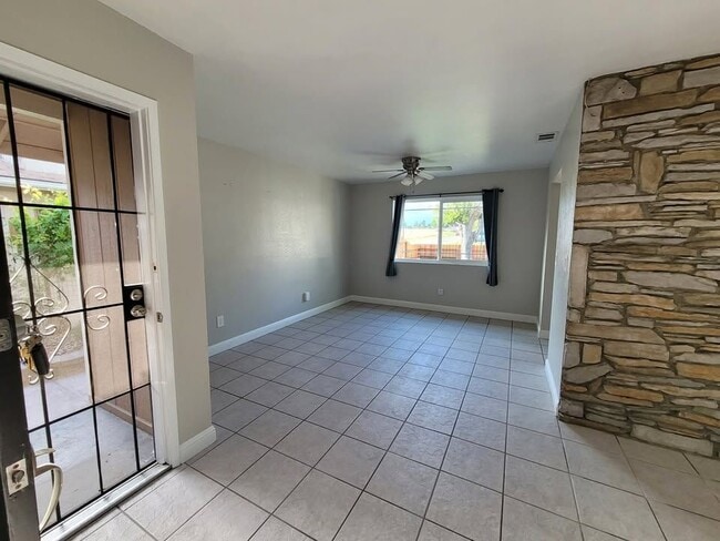 Building Photo - 685 Las Tablas Rd