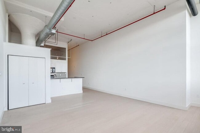 Building Photo - 720 N 5th St