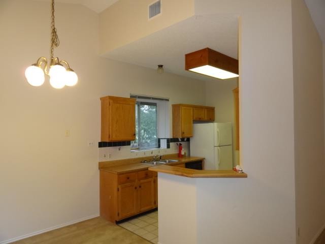 Foto del edificio - 2202 Quiet Wood Dr
