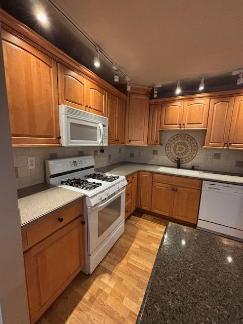 Foto del edificio - 40636 Village Wood Rd