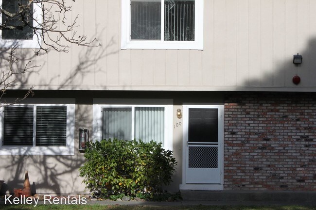 Building Photo - 98-104 Lark Center Dr