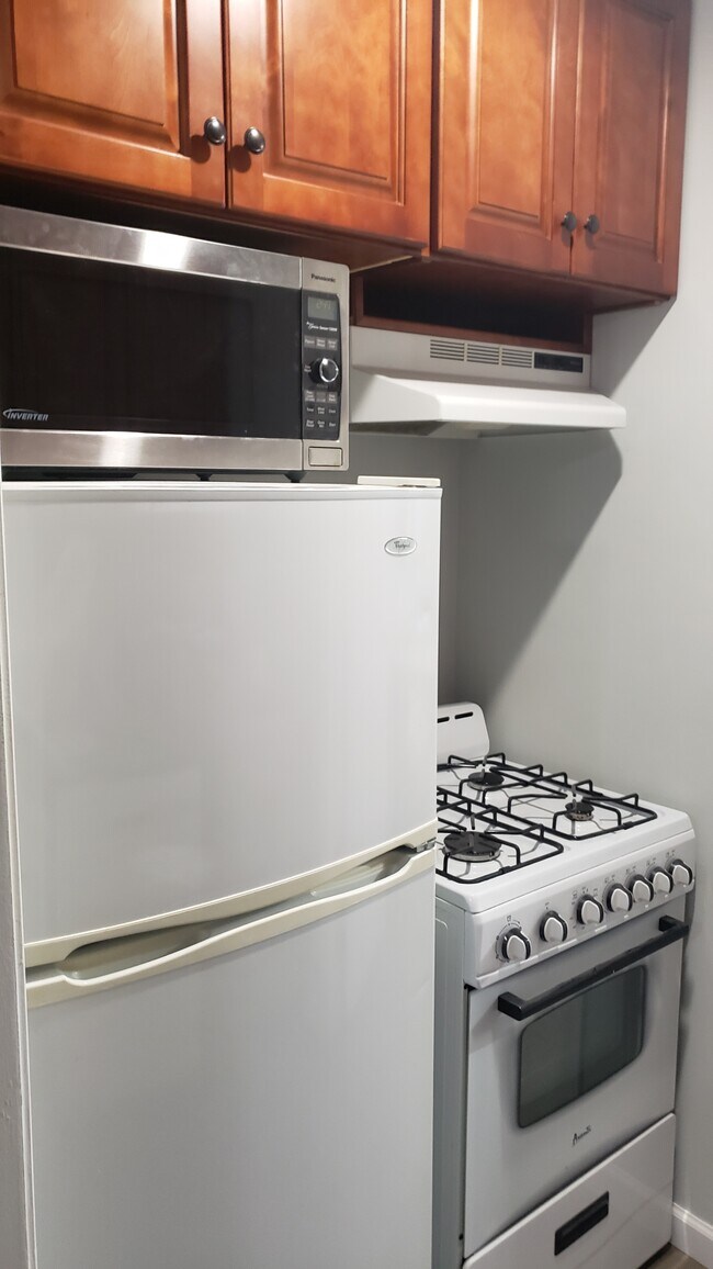 127 NE 164th St, Shoreline, WA 98155 Townhouse for Rent in Shoreline