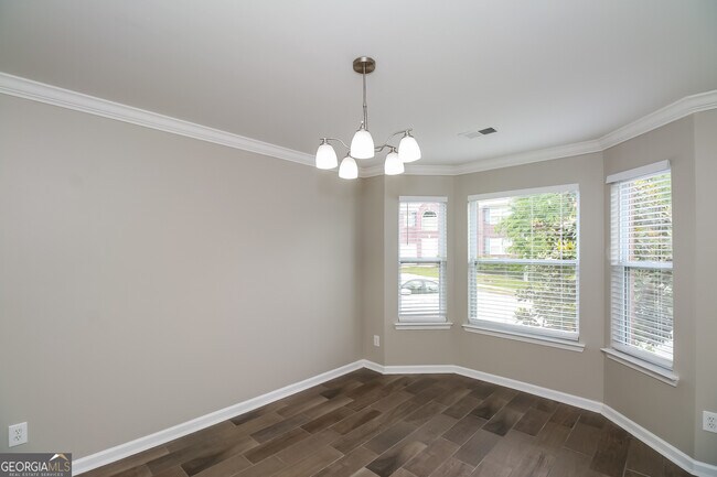 Building Photo - 10950 Southwood Dr