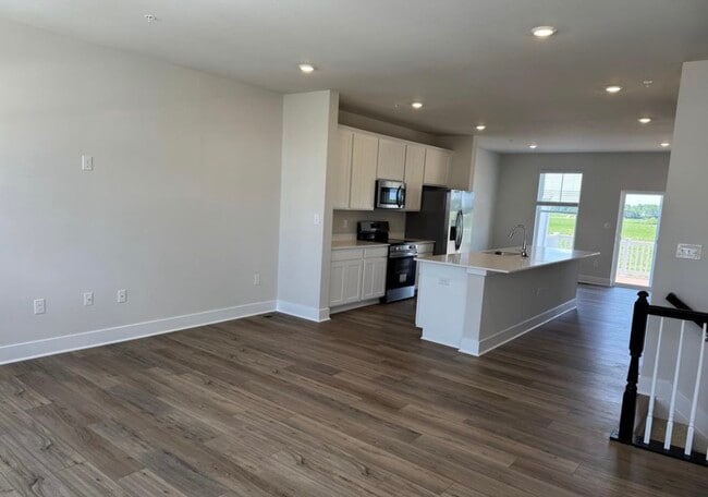 Building Photo - 1312 Lake Lucerne Ln