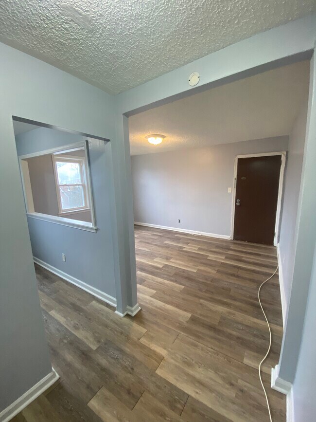 Building Photo - 301 Hollis Ave