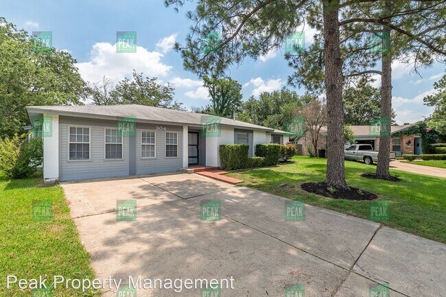 Foto del edificio - 3 br, 1.5 bath House - 304 Asbury Cir