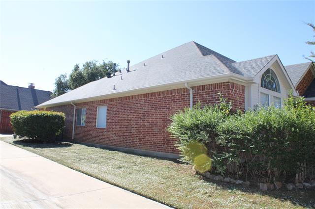 Building Photo - 2300 Creekview