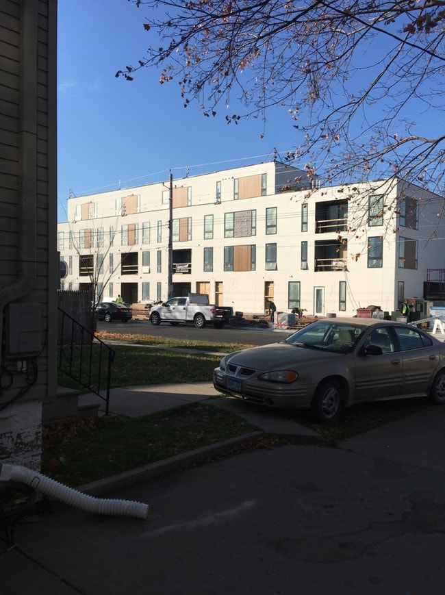 vista de Lofts at Mayo Park - 110 6th Ave SE