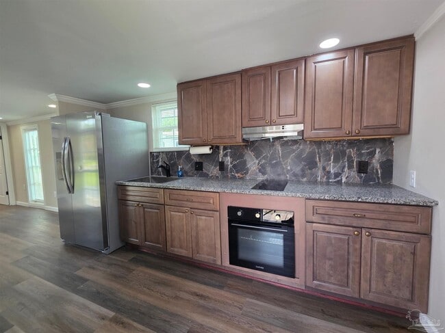 Building Photo - 8676 Sharon Ln