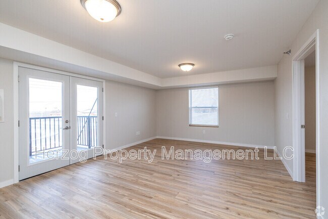 Foto del edificio - 2575 N Cedar Ave