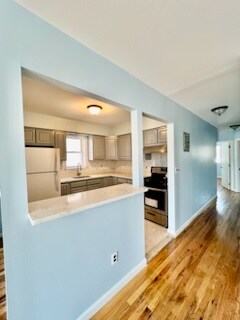 Foto del edificio - 136 Bay 7th St