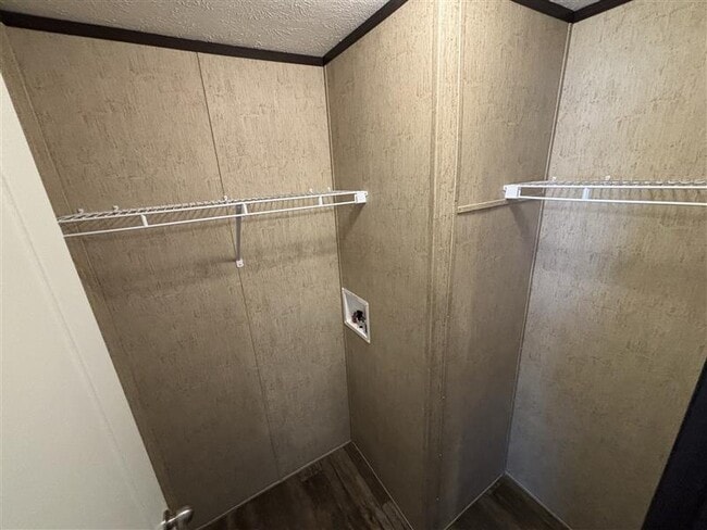 Building Photo - 37 Lou Henry Ln