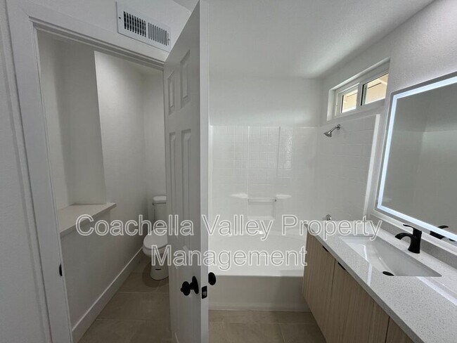 Building Photo - 47675 Azalea St