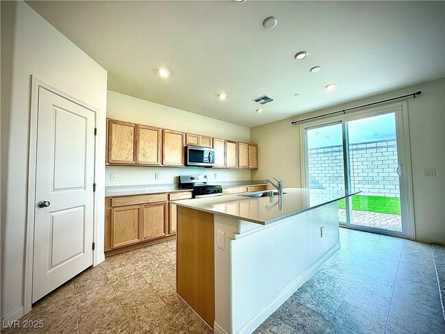 Foto del edificio - 9961 Locking Biner Ave