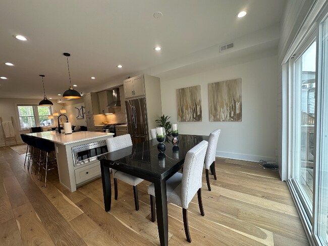 Photo - 243 Missouri Ave NW House