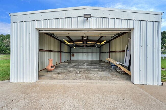 Foto del edificio - 18010 Mueschke Rd