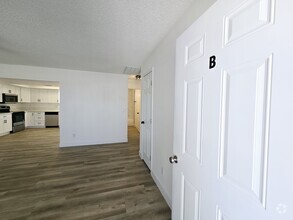 Building Photo - 1083 E Calvada Blvd