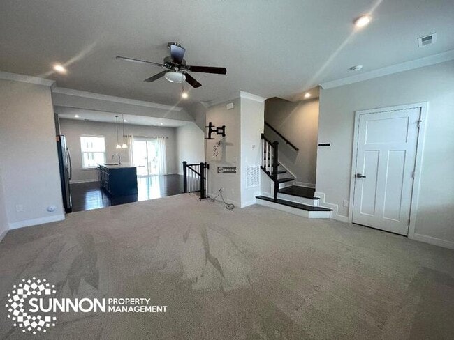 Foto del edificio - 3 Bed 2.5 Bath Townhome in Riverbend