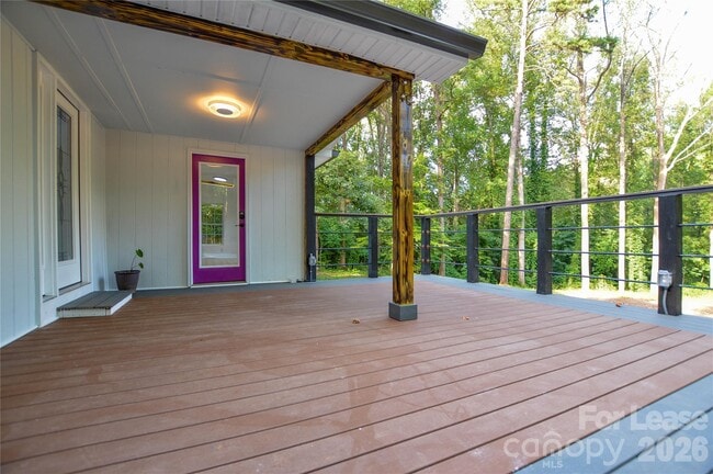 Building Photo - 5821 Hornet Dr