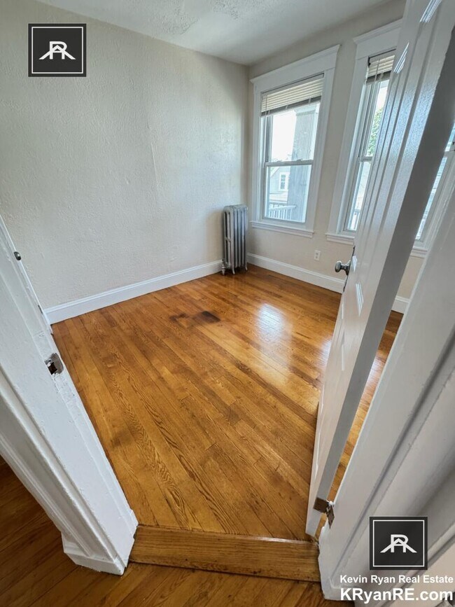 Foto del edificio - 3 bedroom in Brighton MA 02135