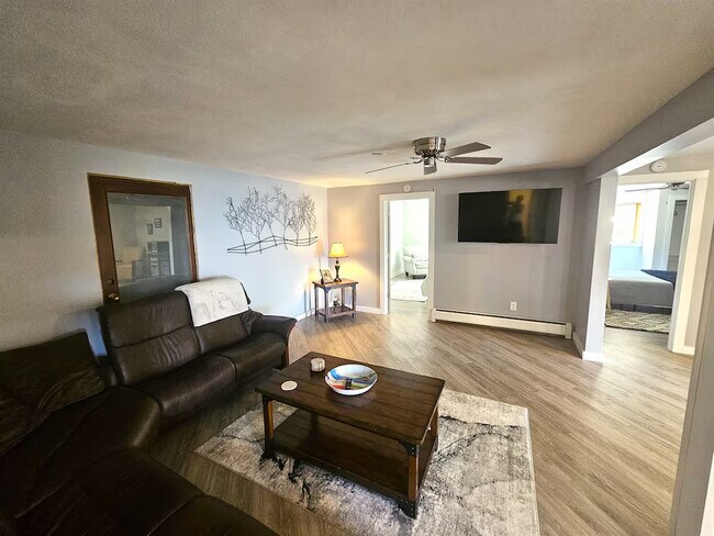 Foto del edificio - 6117 E Lake Rd