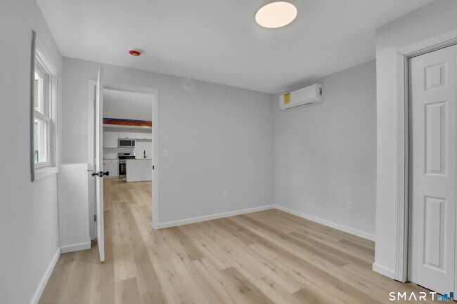 Foto del edificio - 194 Hartford Rd