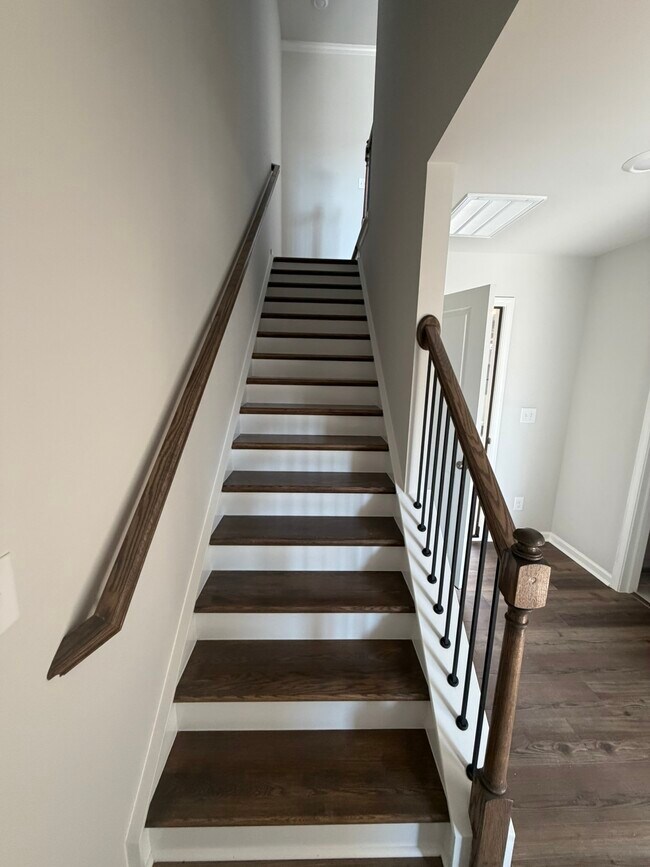 Building Photo - 304