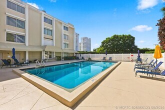 Building Photo - 1601 S Flagler Dr