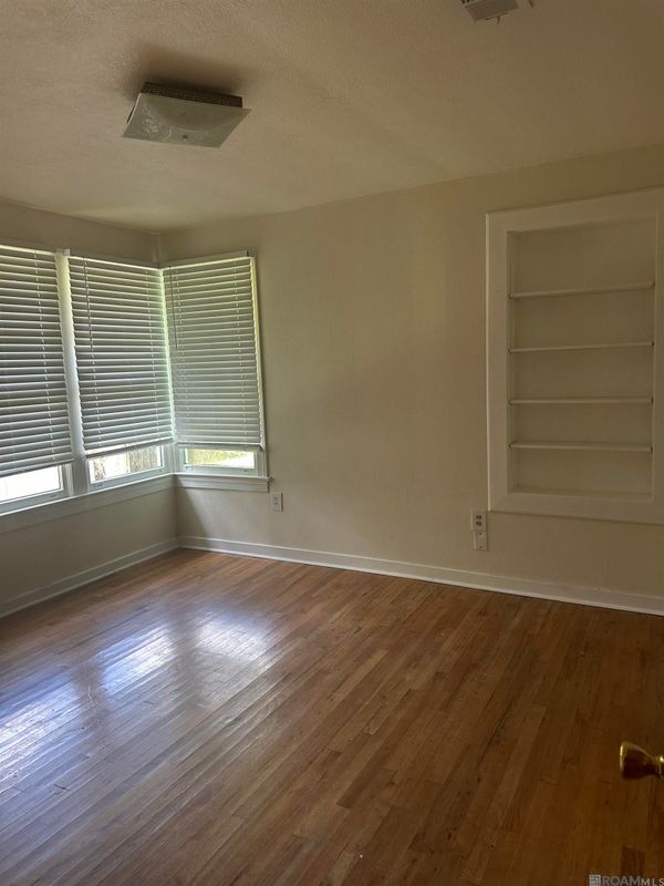Foto del edificio - 9161 Meadowood St