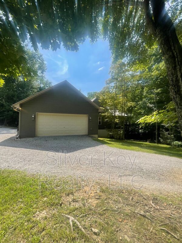Building Photo - 130 Rivendell Ln