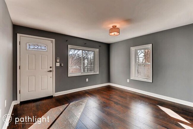 Foto del edificio - 9326 Decatur Pl